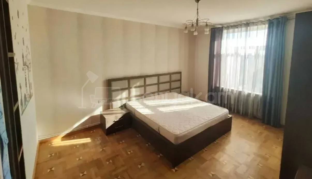 2 Սենյականոց Բնակարան Քարե Շենքում, 50քմ, 3/4 հարկ, Կապիտալ Վերանորոգված