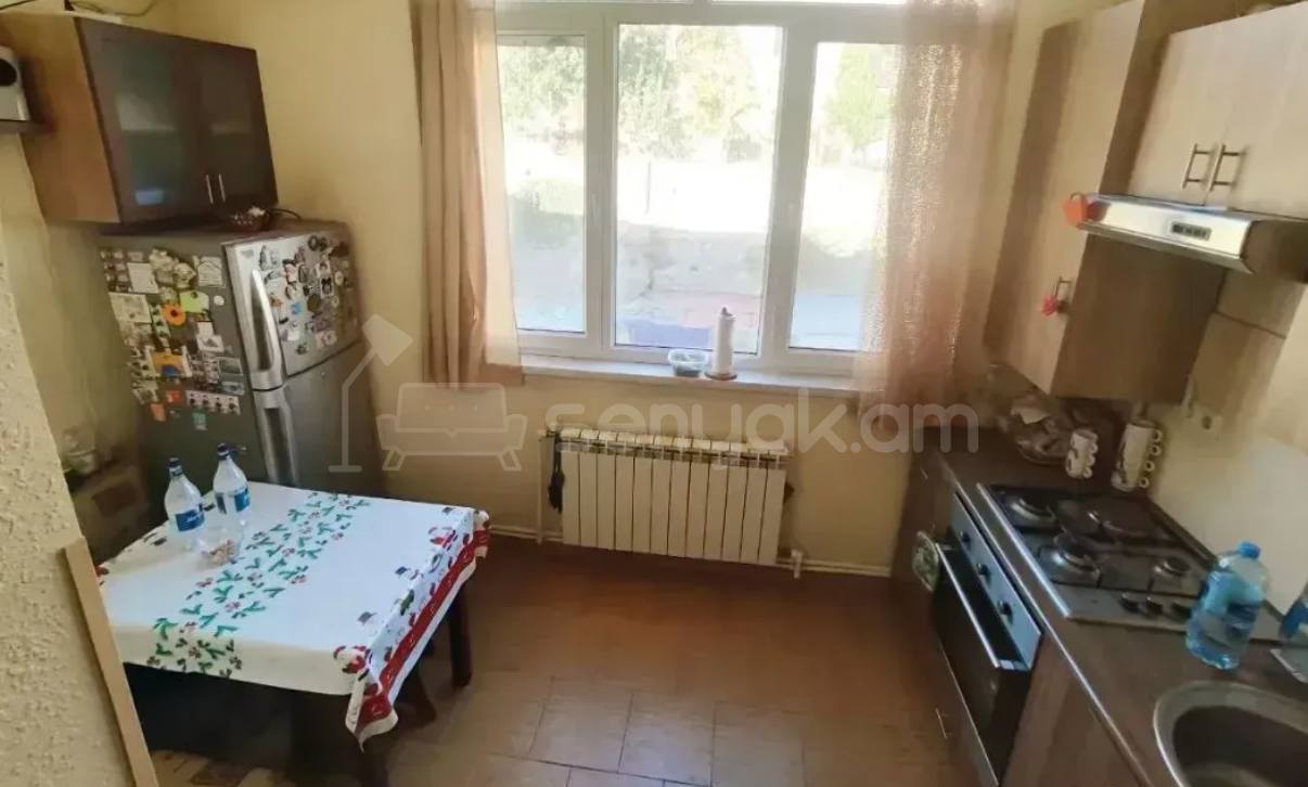 2 Սենյականոց Բնակարան Քարե Շենքում, 50քմ, 3/4 հարկ, Կապիտալ Վերանորոգված