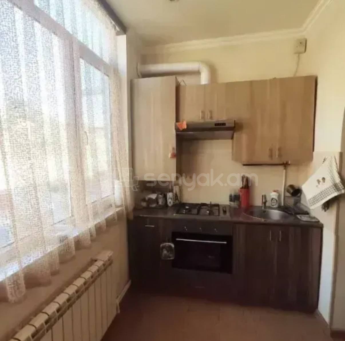 2 Սենյականոց Բնակարան Քարե Շենքում, 50քմ, 3/4 հարկ, Կապիտալ Վերանորոգված