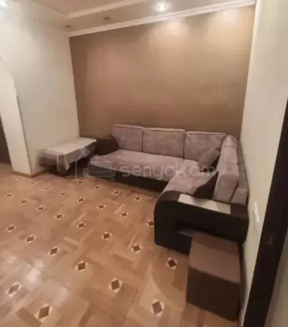 2 Սենյականոց Բնակարան Քարե Շենքում, 50քմ, 3/4 հարկ, Կապիտալ Վերանորոգված