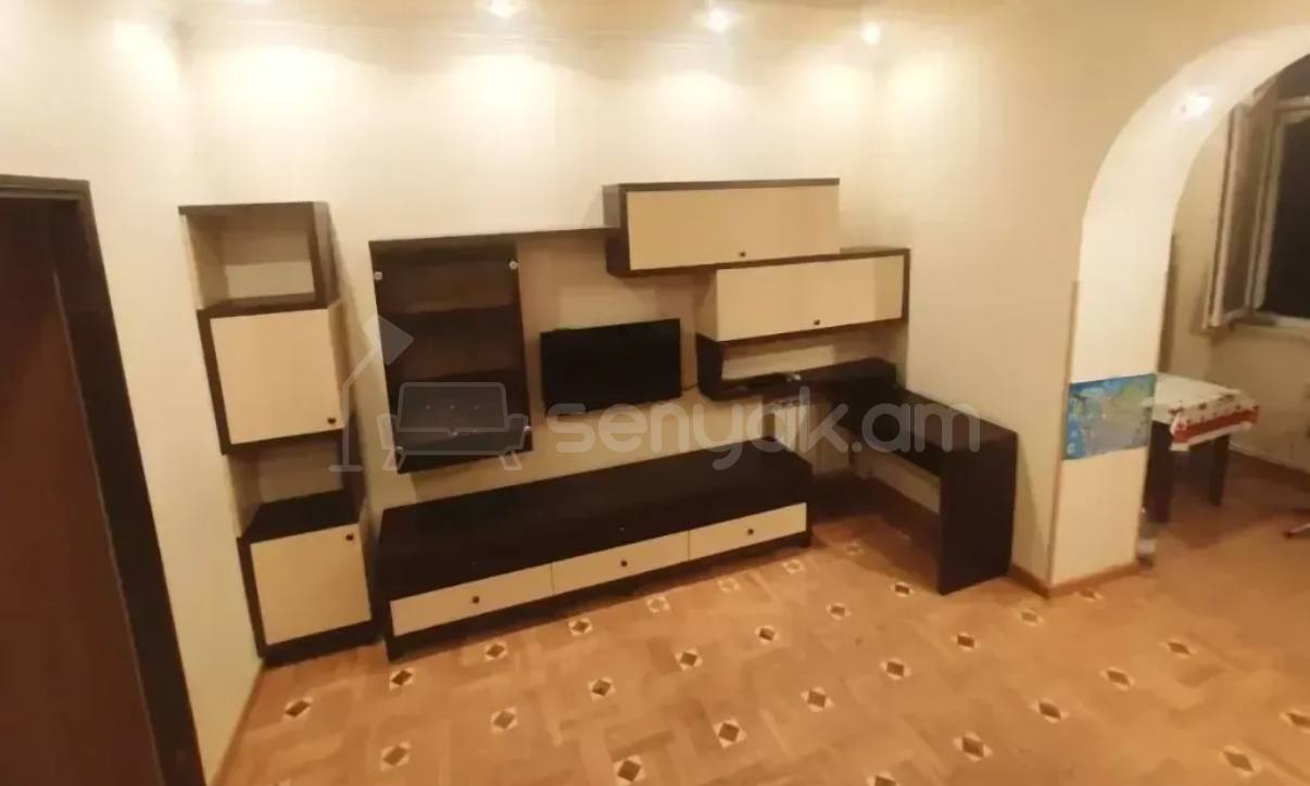 2 Սենյականոց Բնակարան Քարե Շենքում, 50քմ, 3/4 հարկ, Կապիտալ Վերանորոգված