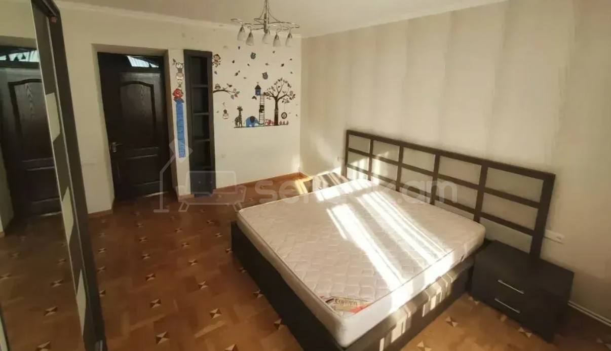 2 Սենյականոց Բնակարան Քարե Շենքում, 50քմ, 3/4 հարկ, Կապիտալ Վերանորոգված