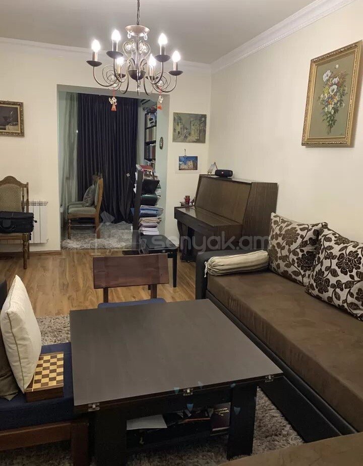 3 Սենյականոց Բնակարան Քարե Շենքում, 70քմ, 2/4 հարկ, Կապիտալ Վերանորոգված