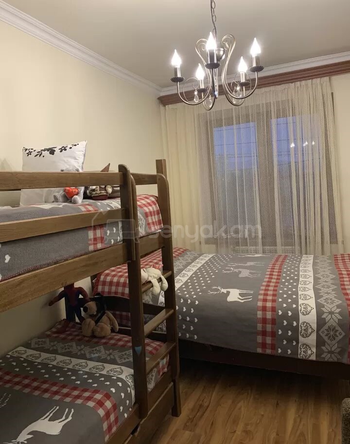 3 Սենյականոց Բնակարան Քարե Շենքում, 70քմ, 2/4 հարկ, Կապիտալ Վերանորոգված