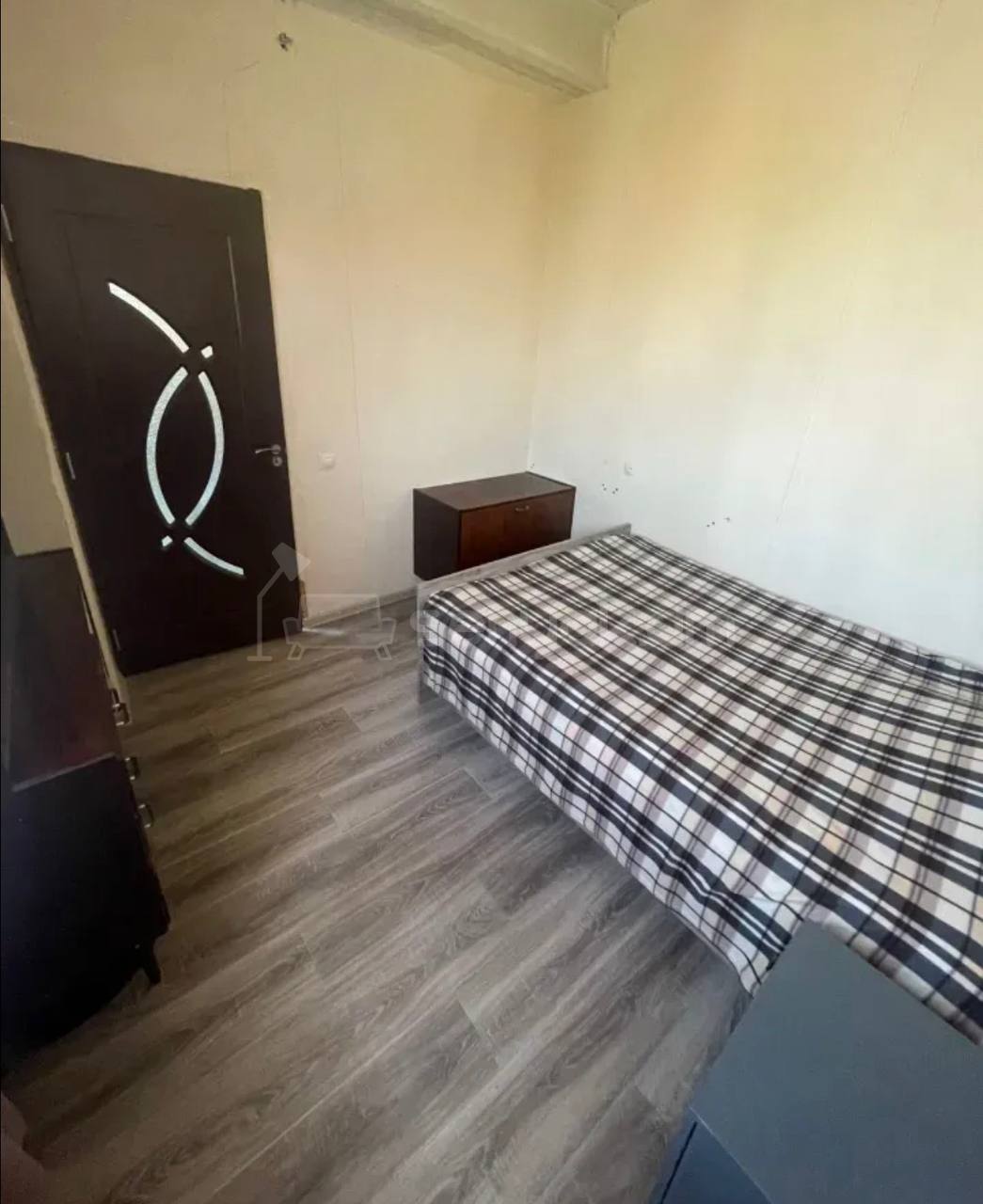 4 Սենյականոց Բնակարան Քարե Շենքում, 86քմ, 3/4 հարկ, Կապիտալ Վերանորոգված