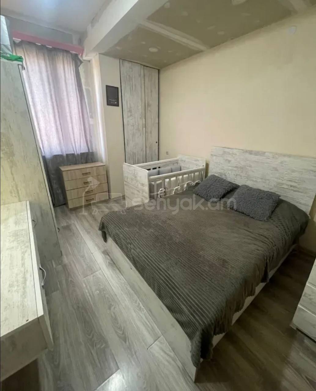 4 Սենյականոց Բնակարան Քարե Շենքում, 86քմ, 3/4 հարկ, Կապիտալ Վերանորոգված