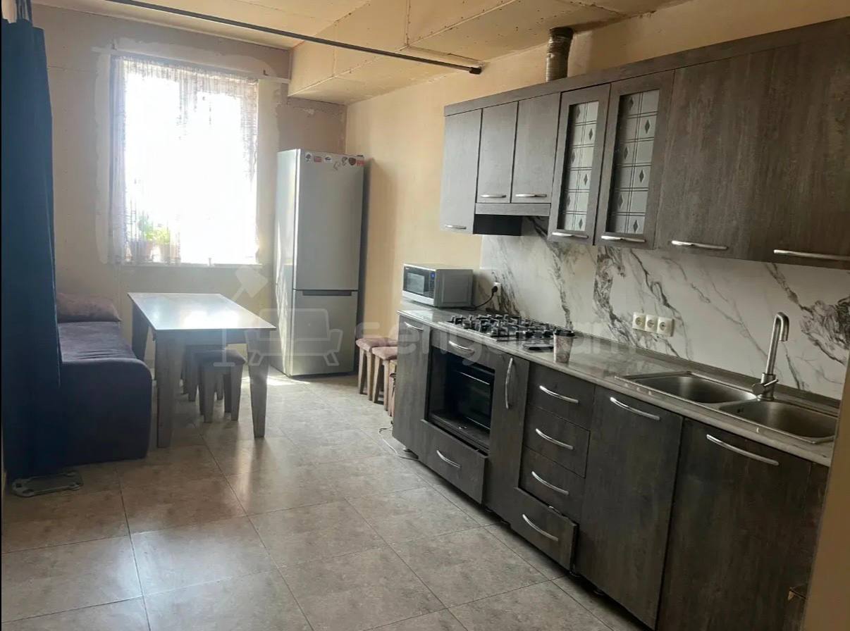 4 Սենյականոց Բնակարան Քարե Շենքում, 86քմ, 3/4 հարկ, Կապիտալ Վերանորոգված