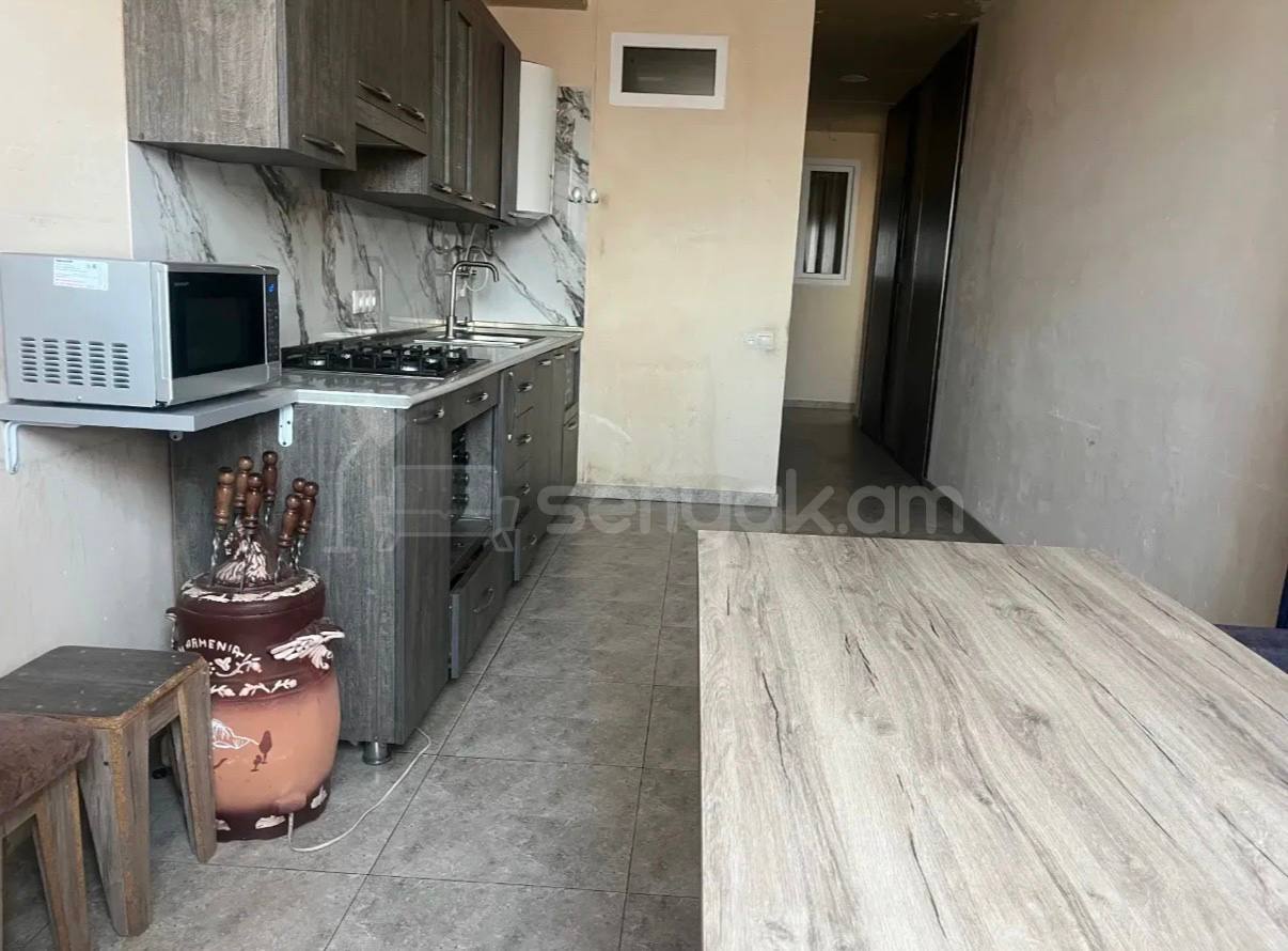 4 Սենյականոց Բնակարան Քարե Շենքում, 86քմ, 3/4 հարկ, Կապիտալ Վերանորոգված