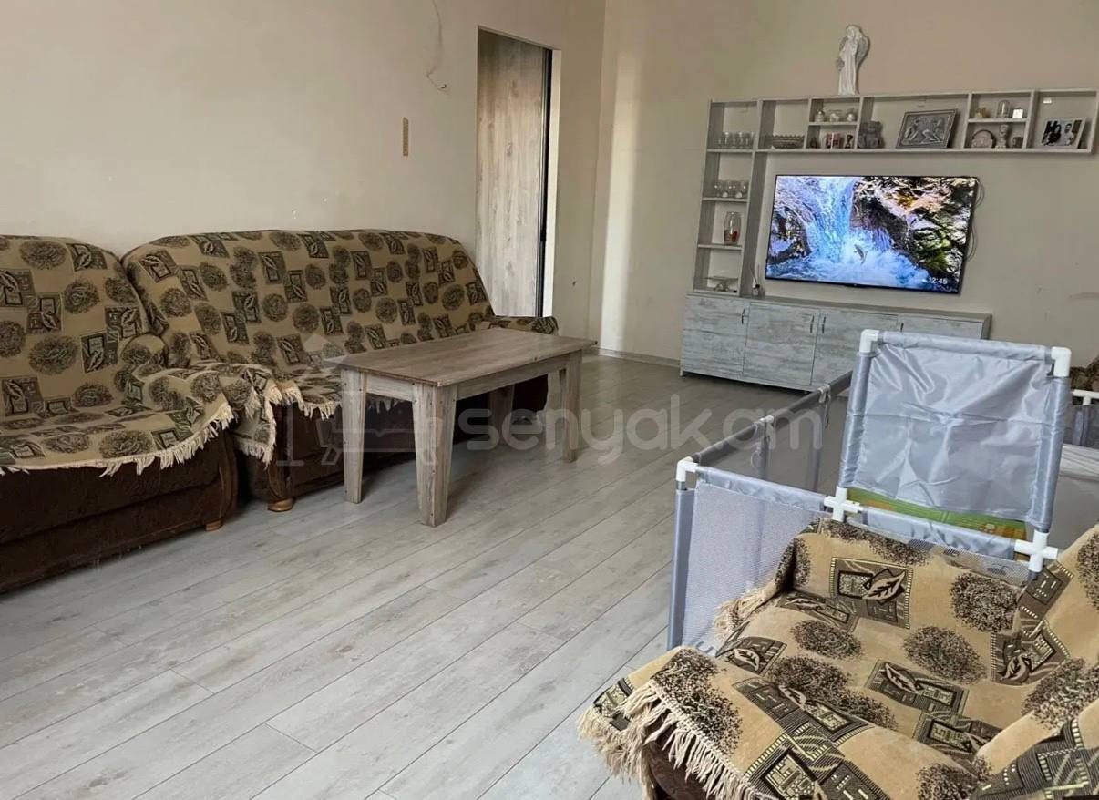 4 Սենյականոց Բնակարան Քարե Շենքում, 86քմ, 3/4 հարկ, Կապիտալ Վերանորոգված