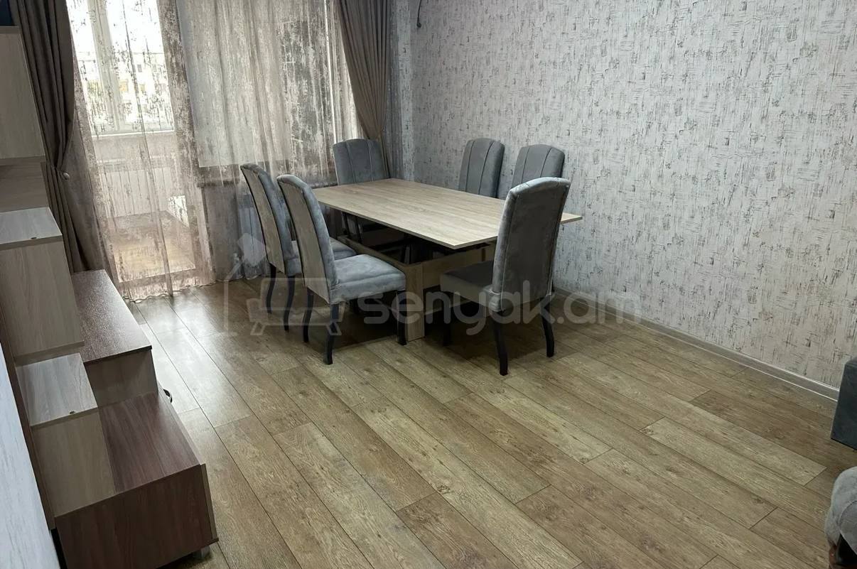 2 Սենյականոց Բնակարան Քարե Շենքում, 56քմ, 5/5 հարկ, Կապիտալ Վերանորոգված