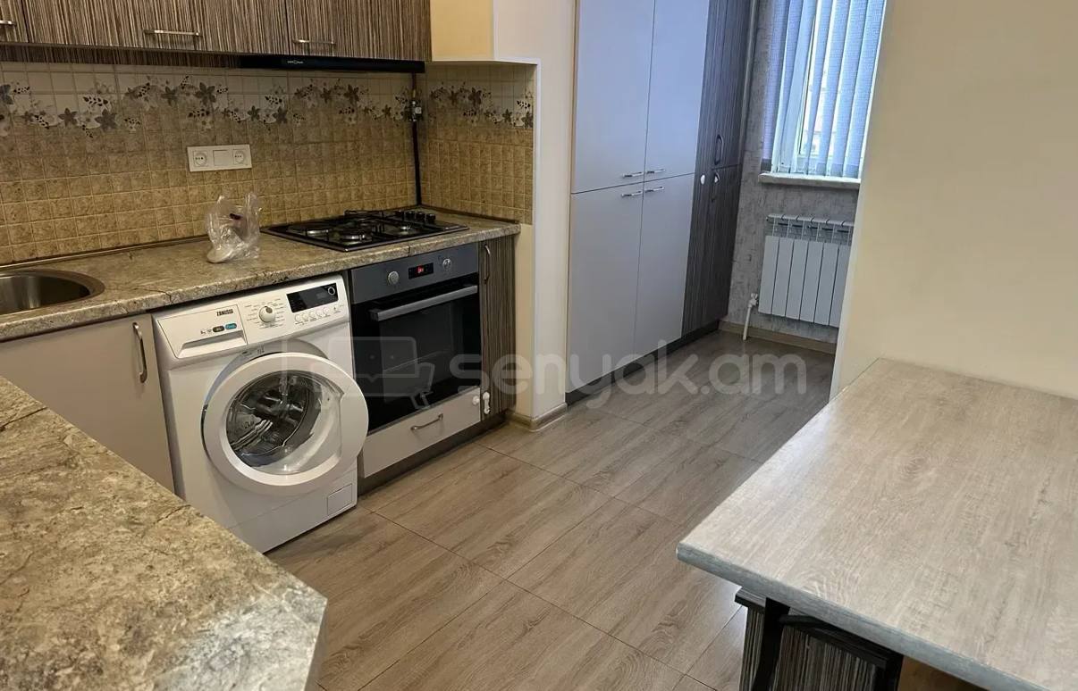 2 Սենյականոց Բնակարան Քարե Շենքում, 56քմ, 5/5 հարկ, Կապիտալ Վերանորոգված