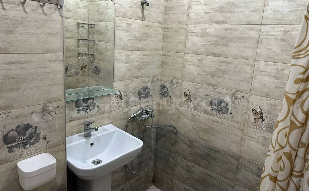 2 Սենյականոց Բնակարան Քարե Շենքում, 56քմ, 5/5 հարկ, Կապիտալ Վերանորոգված