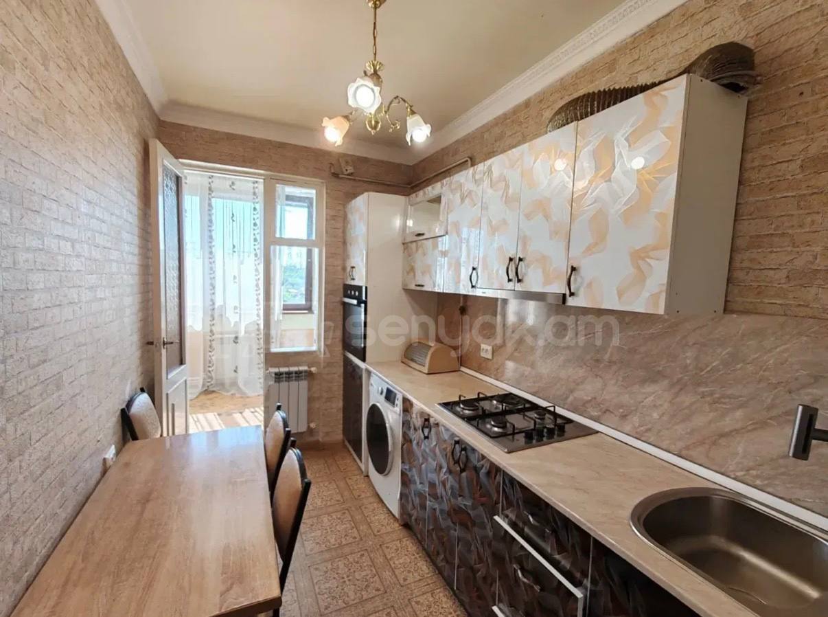 4 Սենյականոց Բնակարան, 100քմ, 4/9 հարկ, Կապիտալ Վերանորոգված, Կահավորված