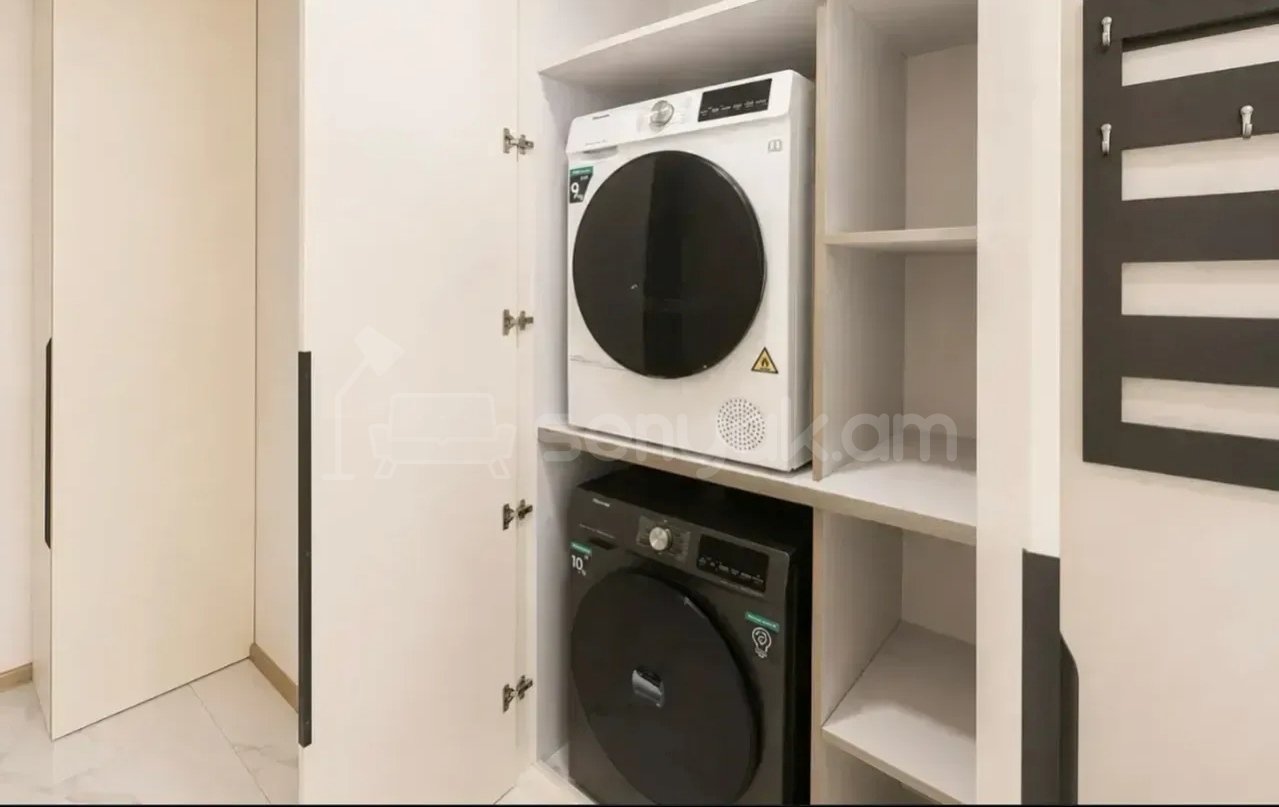 2 Սենյականոց Բնակարան Քարե Շենքում, 51քմ, 5/5 հարկ, Կապիտալ Վերանորոգված