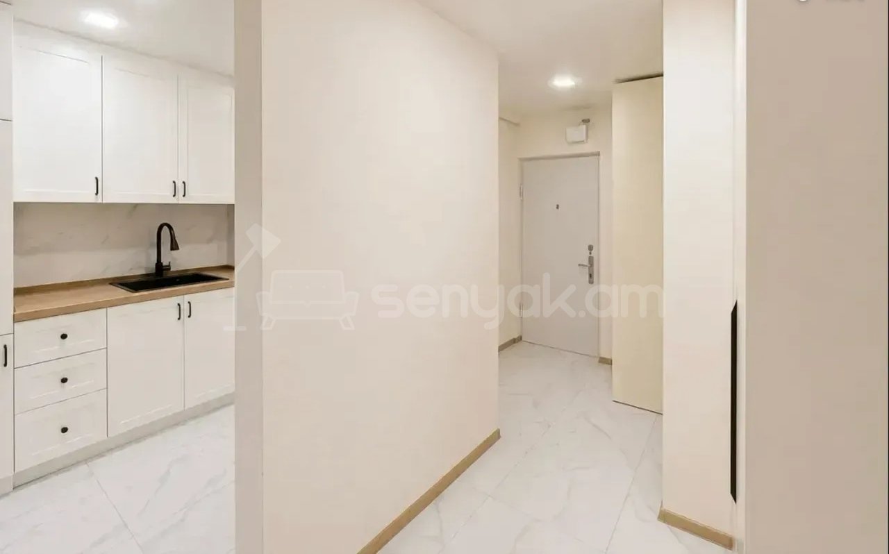 2 Սենյականոց Բնակարան Քարե Շենքում, 51քմ, 5/5 հարկ, Կապիտալ Վերանորոգված