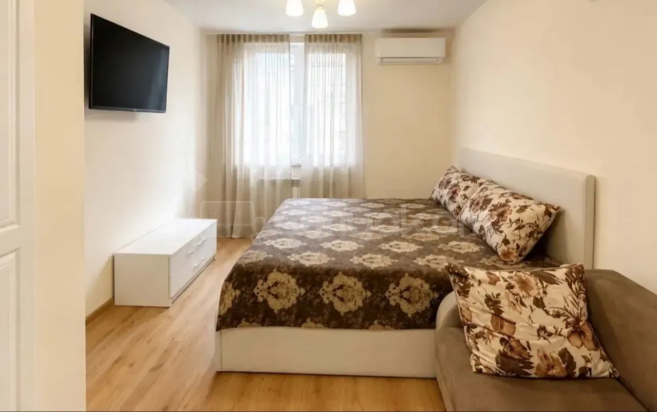 2 Սենյականոց Բնակարան Քարե Շենքում, 51քմ, 5/5 հարկ, Կապիտալ Վերանորոգված