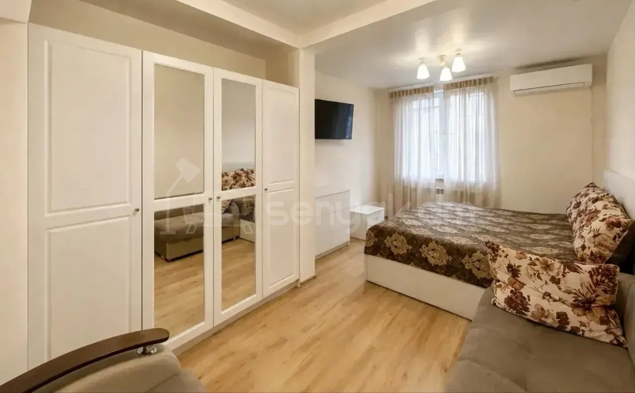 2 Սենյականոց Բնակարան Քարե Շենքում, 51քմ, 5/5 հարկ, Կապիտալ Վերանորոգված