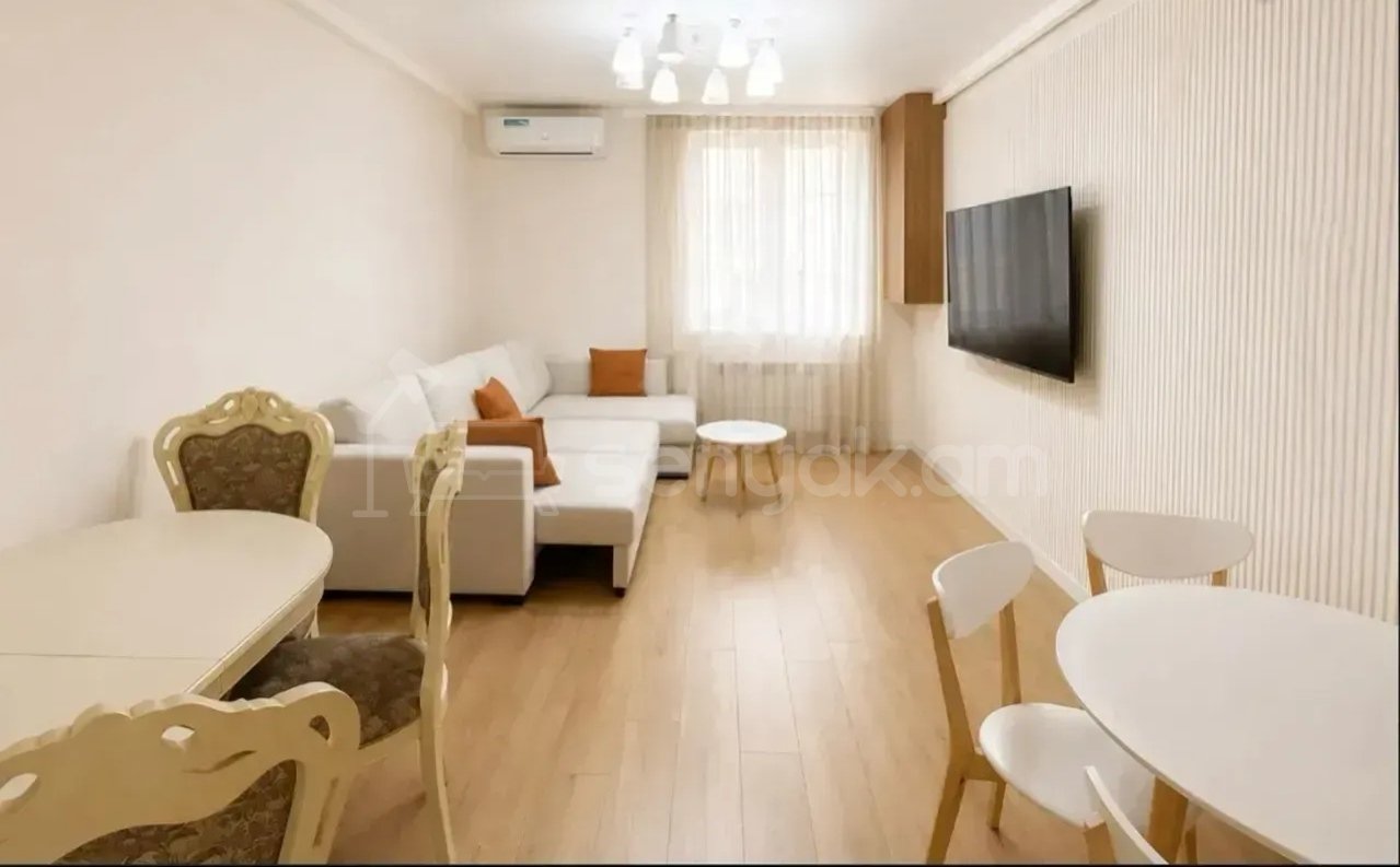 2 Սենյականոց Բնակարան Քարե Շենքում, 51քմ, 5/5 հարկ, Կապիտալ Վերանորոգված