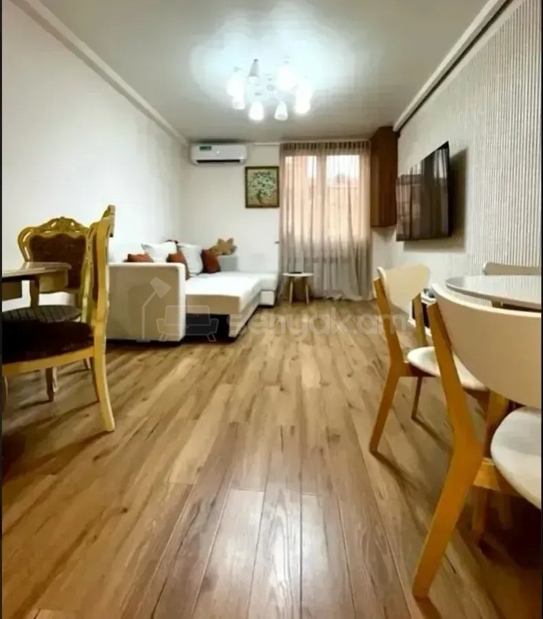 2 Սենյականոց Բնակարան Քարե Շենքում, 51քմ, 5/5 հարկ, Կապիտալ Վերանորոգված
