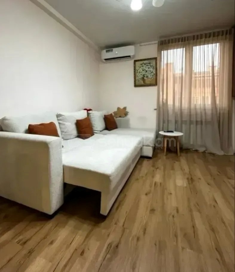 2 Սենյականոց Բնակարան Քարե Շենքում, 51քմ, 5/5 հարկ, Կապիտալ Վերանորոգված
