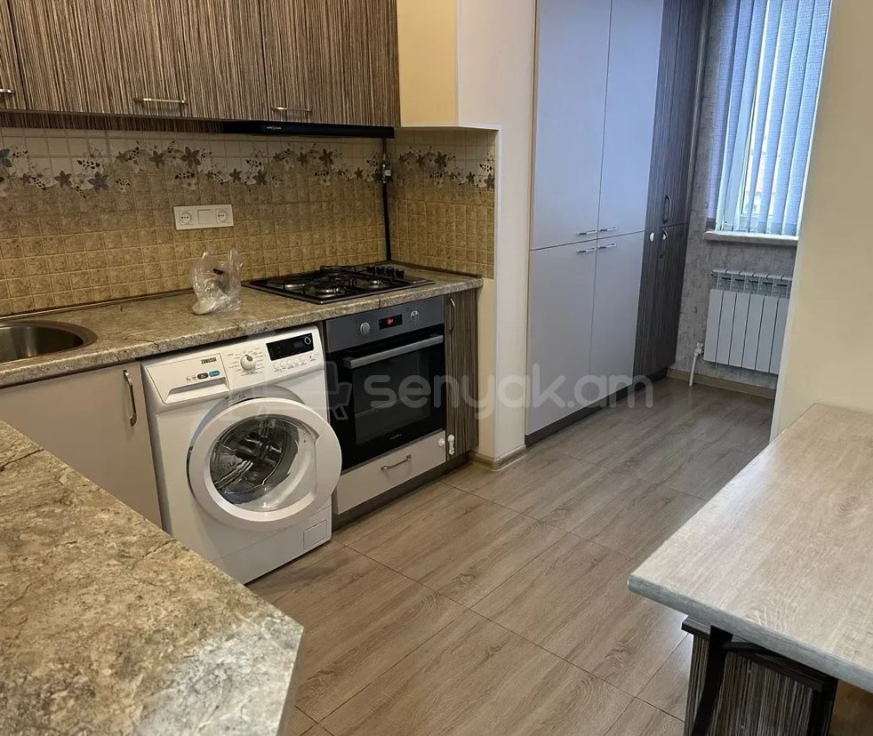 2 Սենյականոց Բնակարան Քարե Շենքում, 56քմ, 5/5 հարկ, Կապիտալ Վերանորոգված