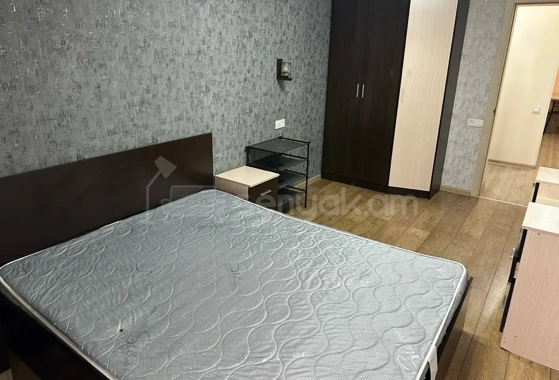 2 Սենյականոց Բնակարան Քարե Շենքում, 56քմ, 5/5 հարկ, Կապիտալ Վերանորոգված