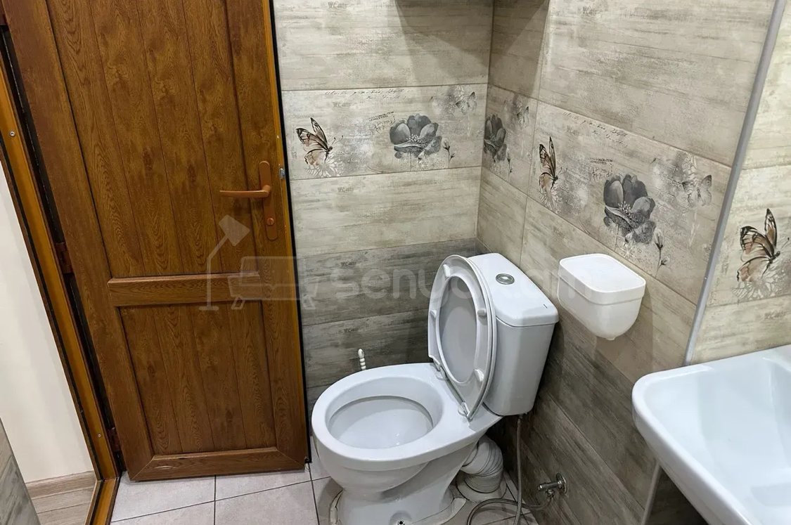 2 Սենյականոց Բնակարան Քարե Շենքում, 56քմ, 5/5 հարկ, Կապիտալ Վերանորոգված
