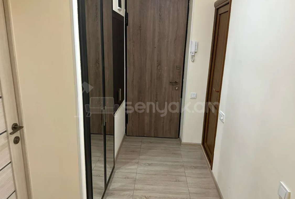 2 Սենյականոց Բնակարան Քարե Շենքում, 56քմ, 5/5 հարկ, Կապիտալ Վերանորոգված