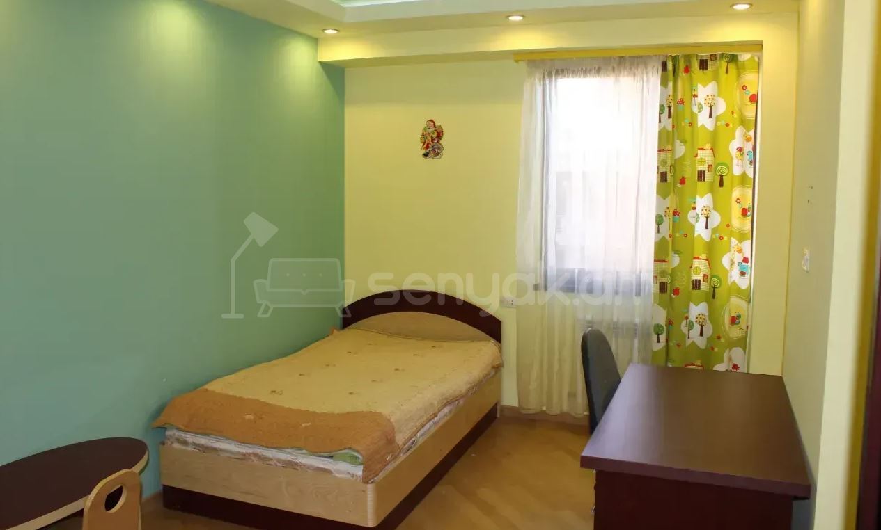 3 Սենյականոց Բնակարան, 90քմ, 4/9 հարկ, Կապիտալ Վերանորոգված, Կահավորված