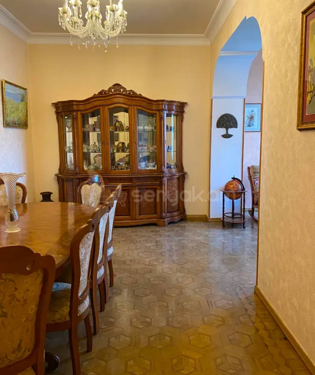 5 Սենյականոց Բնակարան Քարե Շենքում, 144քմ, 5/5 հարկ, Կապիտալ Վերանորոգված