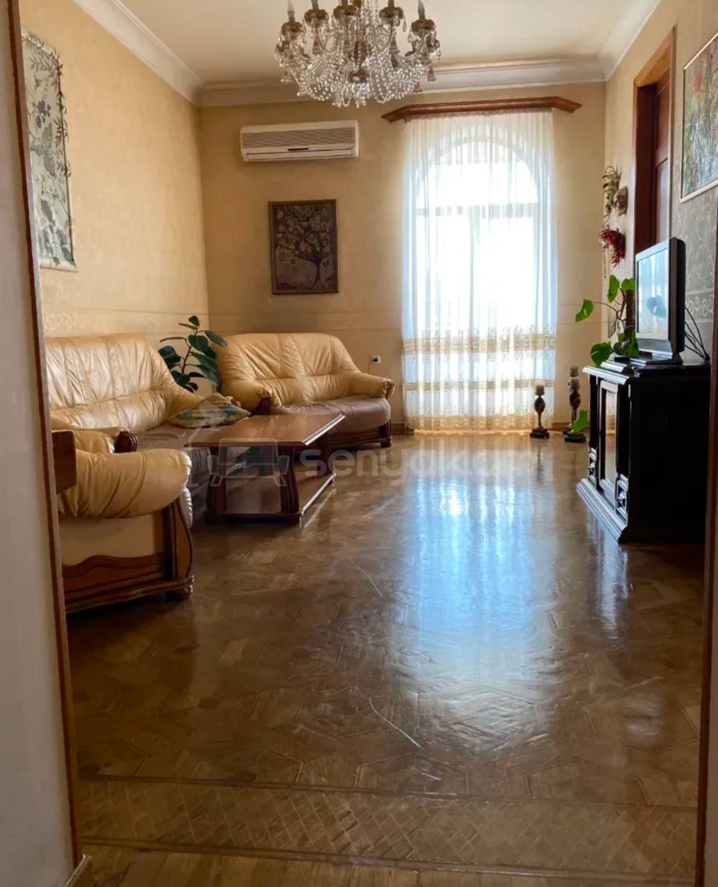 5 Սենյականոց Բնակարան Քարե Շենքում, 144քմ, 5/5 հարկ, Կապիտալ Վերանորոգված