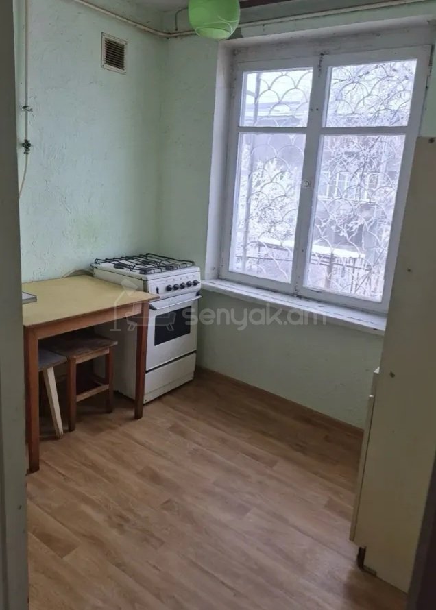 1 Սենյականոց Բնակարան, 30քմ, 1/5 հարկ, Պետական Վիճակում