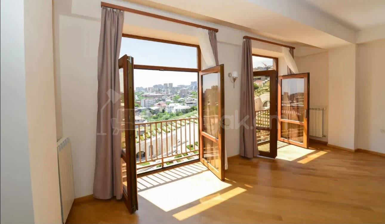 4 Սենյականոց Բնակարան, 150քմ, 7/10 հարկ, Կապիտալ Վերանորոգված, Կահավորված