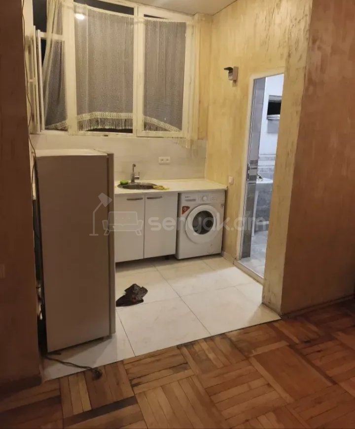 1 Սենյականոց Բնակարան Քարե Շենքում, 56քմ, 1/1 հարկ, Կապիտալ Վերանորոգված, Կահավորված