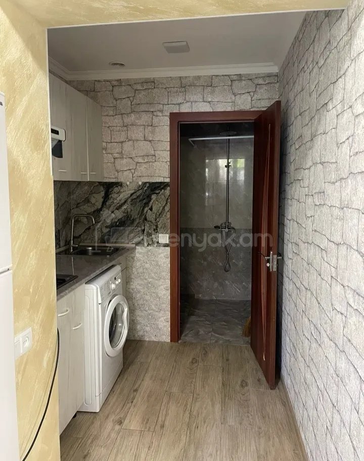 2 Սենյականոց Բնակարան, 50քմ, 1/9 հարկ, Նորմալ Վիճակում, Կահավորված