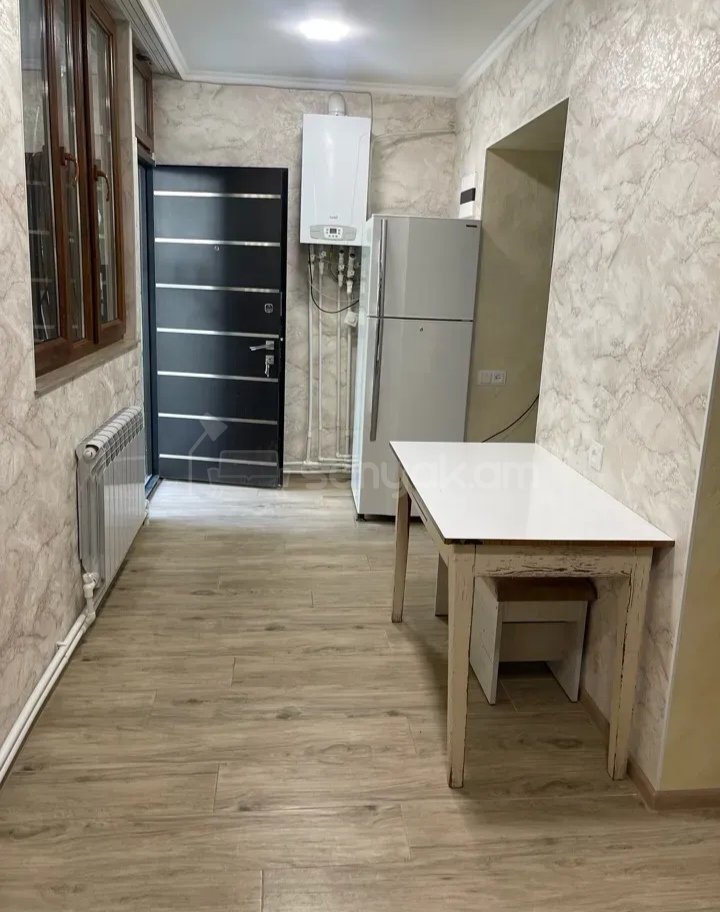 2 Սենյականոց Բնակարան, 50քմ, 1/9 հարկ, Նորմալ Վիճակում, Կահավորված
