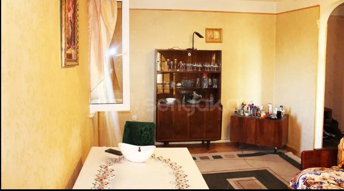 2 Սենյականոց Բնակարան Քարե Շենքում, 51քմ, 4/5 հարկ, Նորմալ Վիճակում, Կահավորված