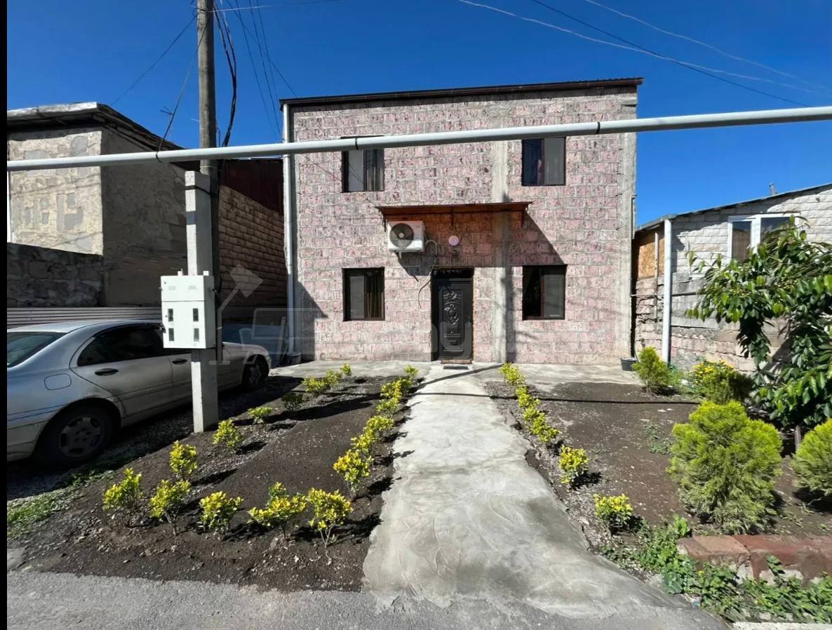 4 Սենյականոց Սեփական Տուն, 113քմ, Կապիտալ Վերանորոգված