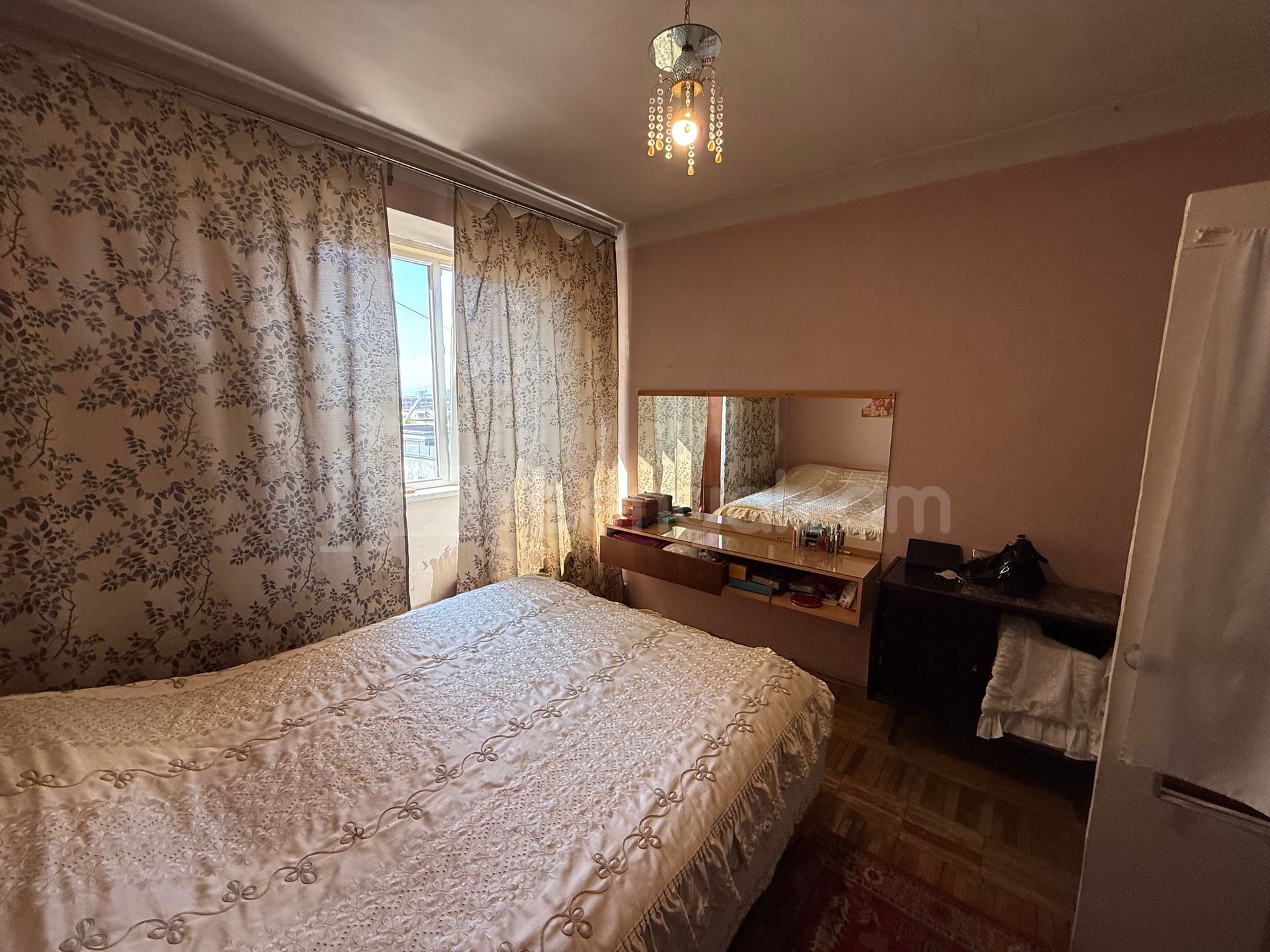 3 Սենյականոց Բնակարան Քարե Շենքում, 81քմ, 5/5 հարկ, Պետական Վիճակում