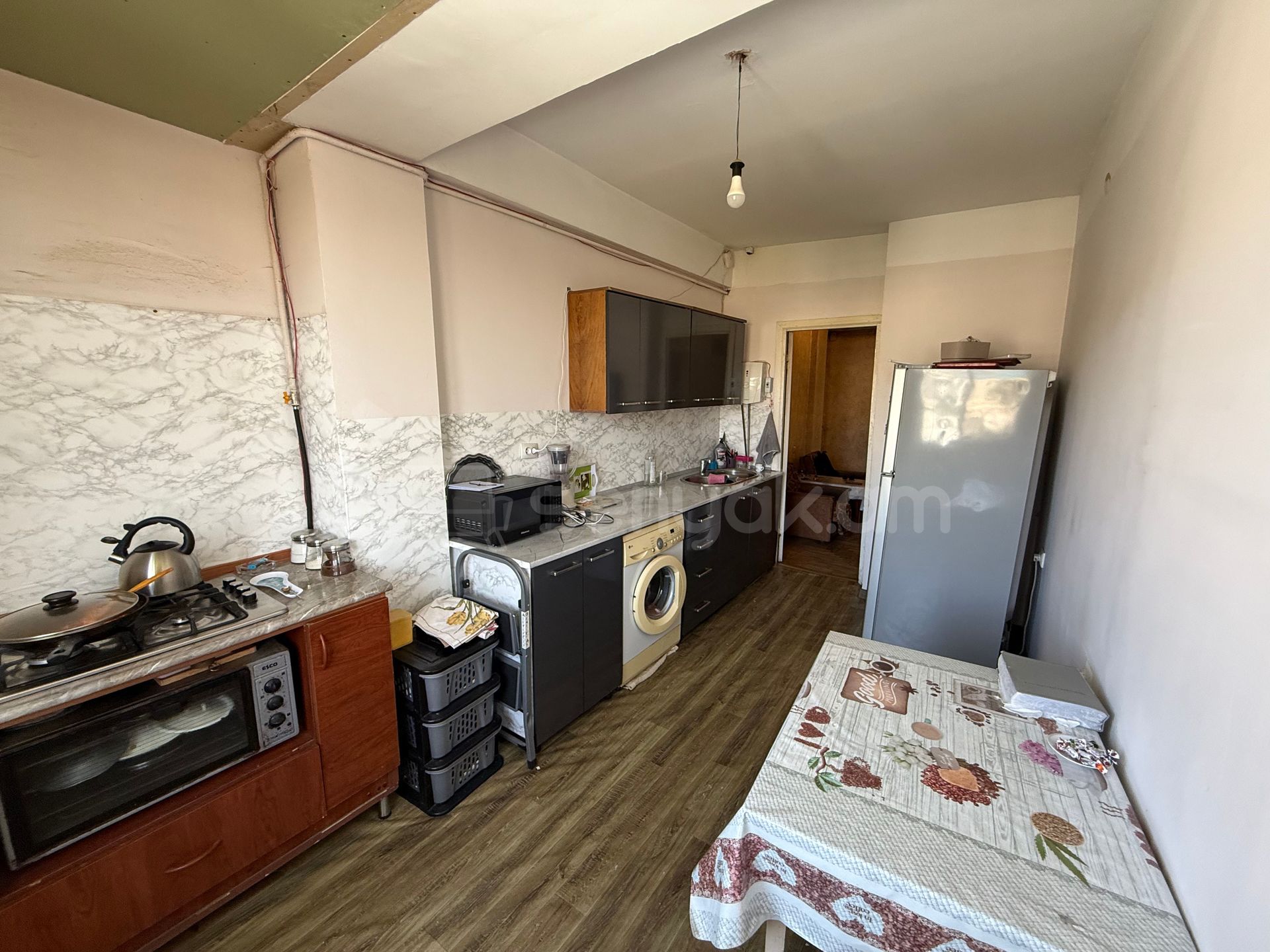 3 Սենյականոց Բնակարան Քարե Շենքում, 81քմ, 5/5 հարկ, Պետական Վիճակում