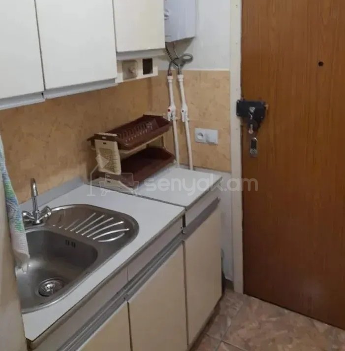 1 Սենյականոց Բնակարան, 17քմ, 3/8 հարկ, Կոսմետիկ Վերանորոգված