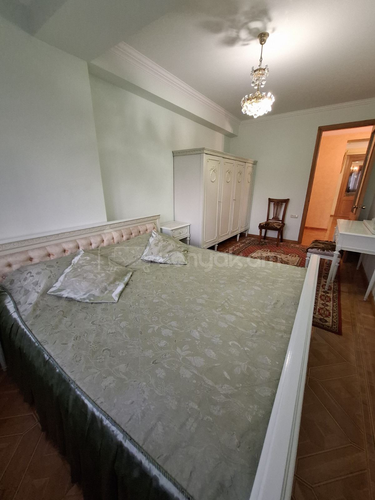3 Սենյականոց Բնակարան Քարե Շենքում, 96քմ, 6/7 հարկ, Կապիտալ Վերանորոգված, Կահավորված, Արևկող