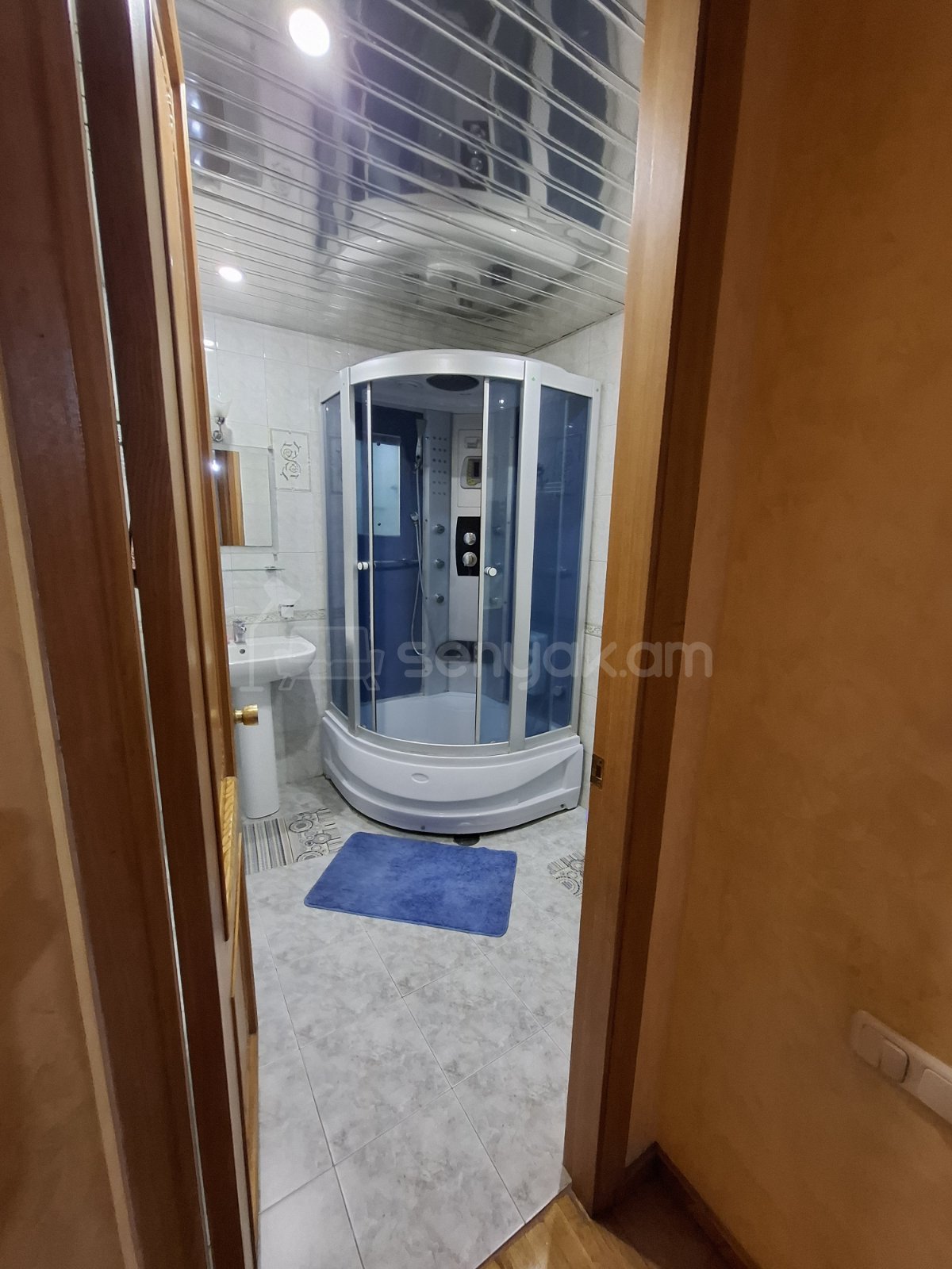 3 Սենյականոց Բնակարան Քարե Շենքում, 96քմ, 6/7 հարկ, Կապիտալ Վերանորոգված, Կահավորված, Արևկող