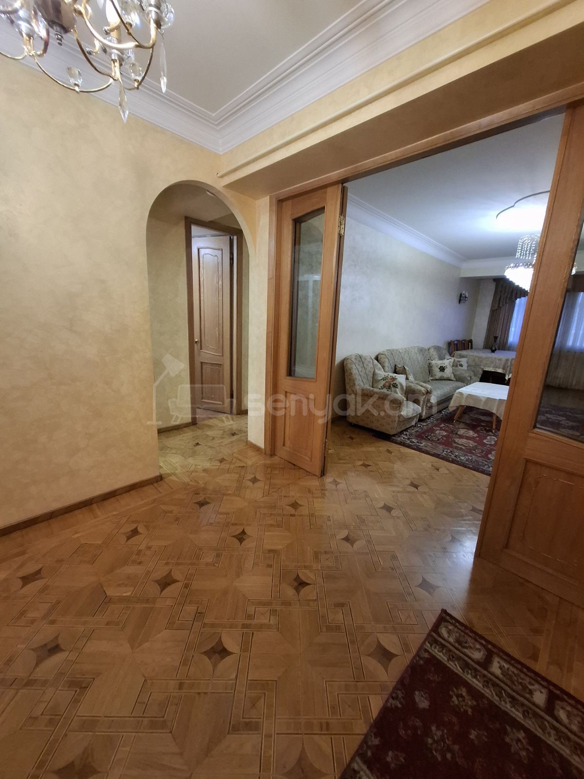 3 Սենյականոց Բնակարան Քարե Շենքում, 96քմ, 6/7 հարկ, Կապիտալ Վերանորոգված, Կահավորված, Արևկող