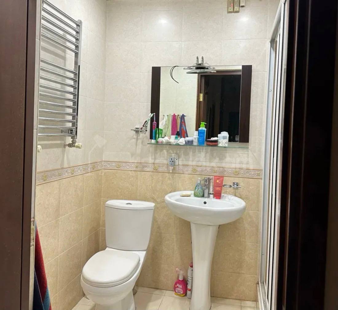 3 Սենյականոց Բնակարան Քարե Շենքում, 111քմ, 5/5 հարկ, Կապիտալ Վերանորոգված