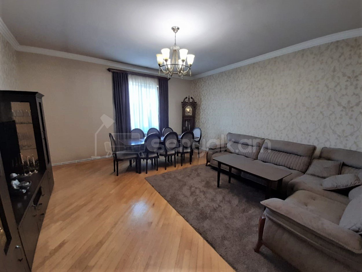 4 Սենյականոց Բնակարան Քարե Շենքում, 120քմ, 6/6 հարկ, Կապիտալ Վերանորոգված