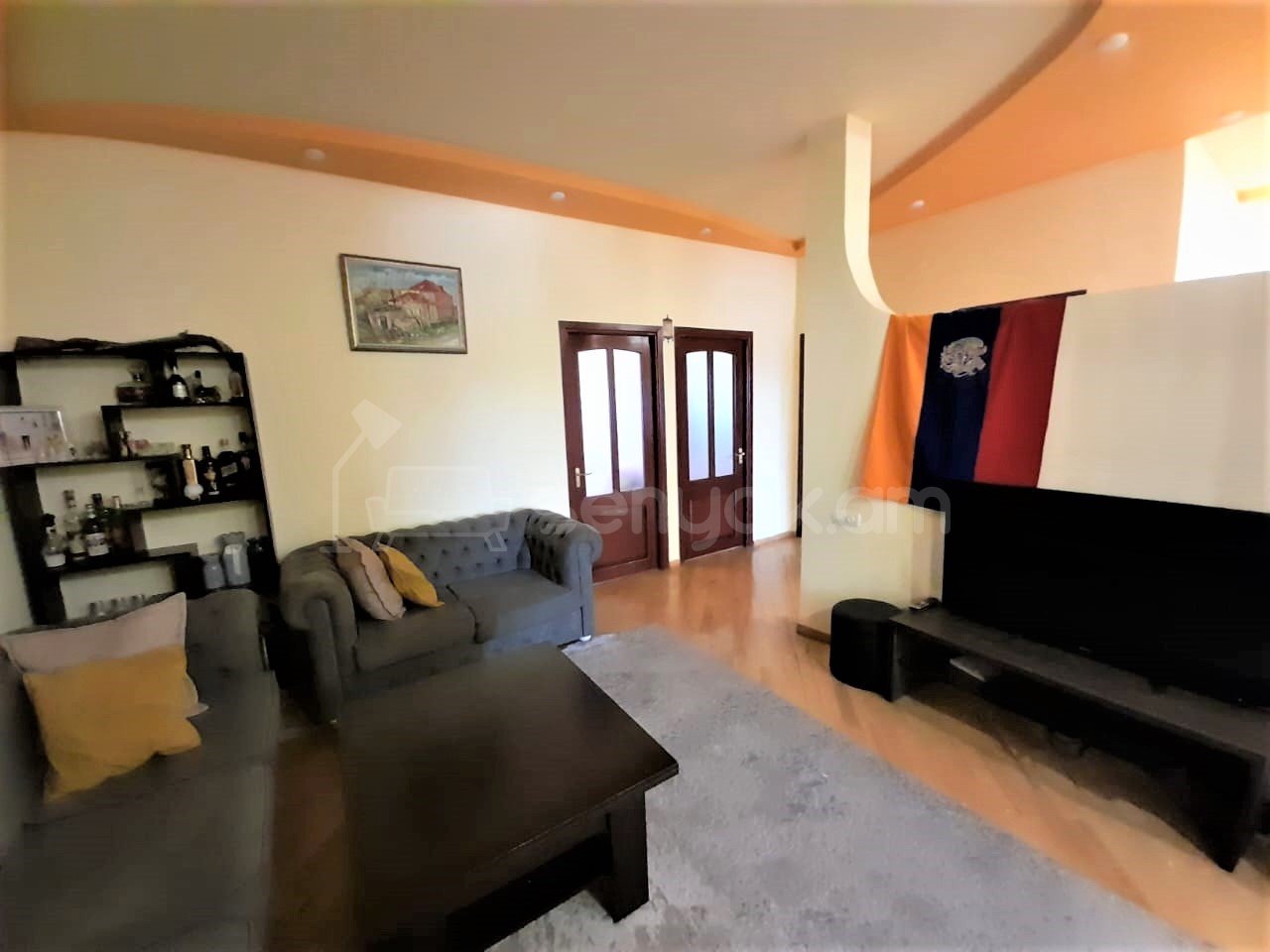 4 Սենյականոց Բնակարան Քարե Շենքում, 120քմ, 6/6 հարկ, Կապիտալ Վերանորոգված