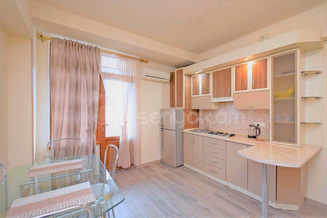 2 Սենյականոց Բնակարան, 42քմ, 5/10 հարկ, Դիզայներական Վերանորոգված