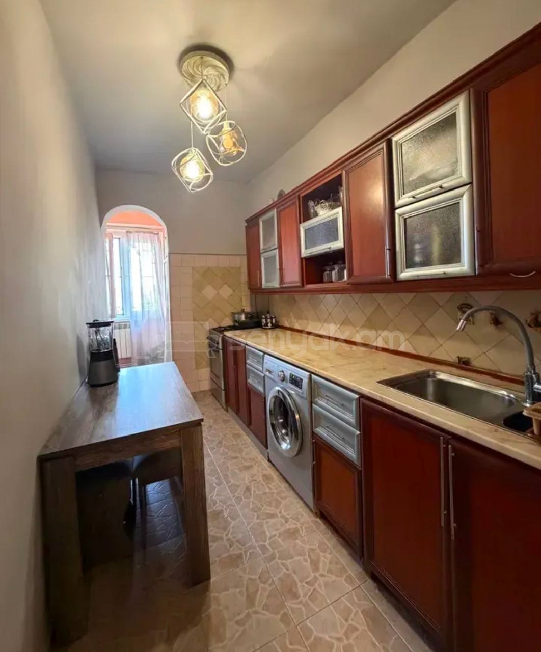 4 Սենյականոց Բնակարան, 84քմ, 1/9 հարկ, Կապիտալ Վերանորոգված