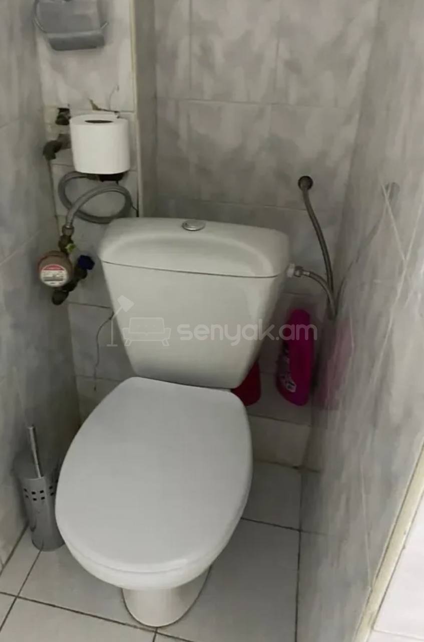 2 Սենյականոց Բնակարան Քարե Շենքում, 65քմ, 5/5 հարկ, Կոսմետիկ Վերանորոգված